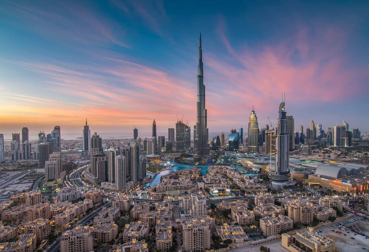 Why live in United Arab Emirates